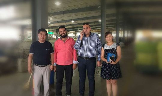 埃及一家化肥企業(yè)總經(jīng)理和生產(chǎn)負(fù)責(zé)人來我公司洽談采購自粘方包裝袋和三復(fù)合編織袋業(yè)務(wù)